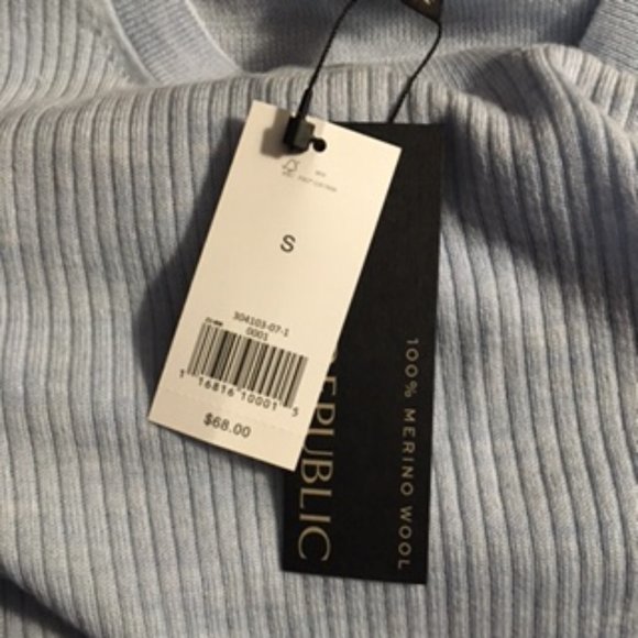 Banana Republic Baby blue 100% merino wool size S - Picture 8 of 8